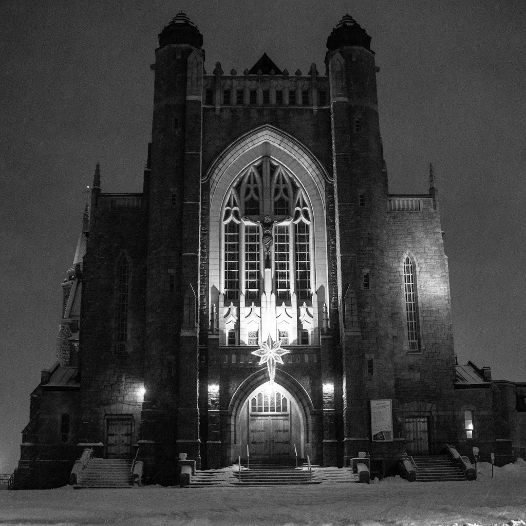 Cathédrale St-Michel | 130 Rue de la Cathédrale, Sherbrooke, QC J1H 4L9, Canada | Phone: (819) 563-9934