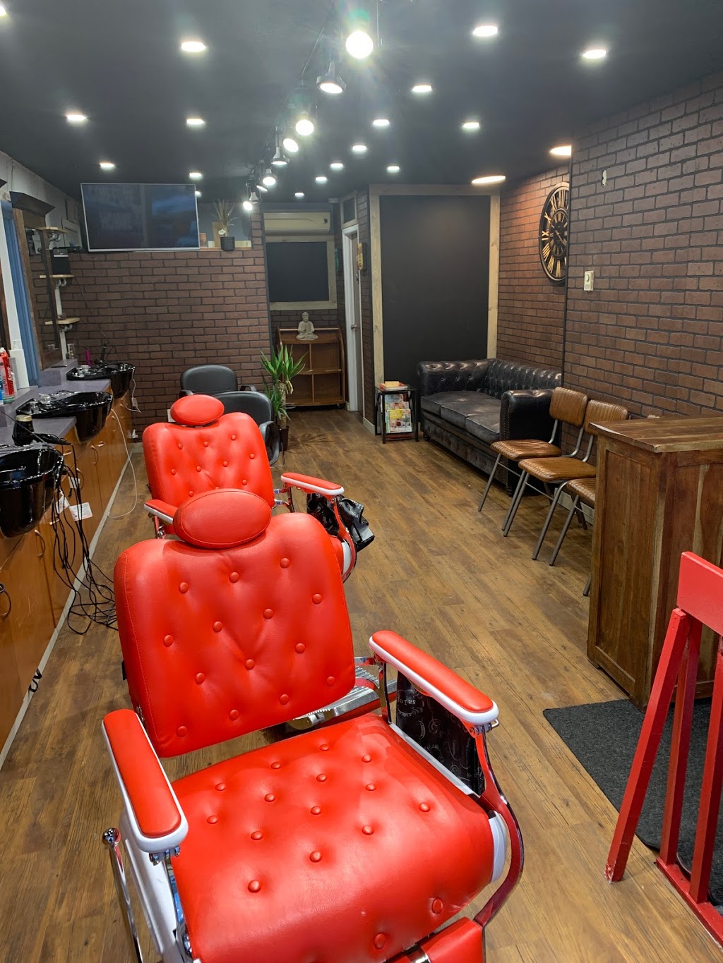 Salon Barbier Maï | 5024 Montée Saint-Hubert, Saint-Hubert, QC J3Y 1V5, Canada | Phone: (450) 445-5115