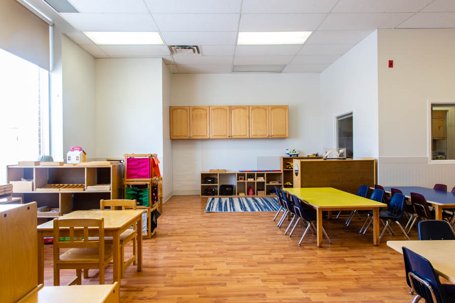 Alphas Discovery Kids Preschool and Daycare | 609 Ford Dr Unit 3-4, Oakville, ON L6J 7Z6, Canada | Phone: (905) 337-7225