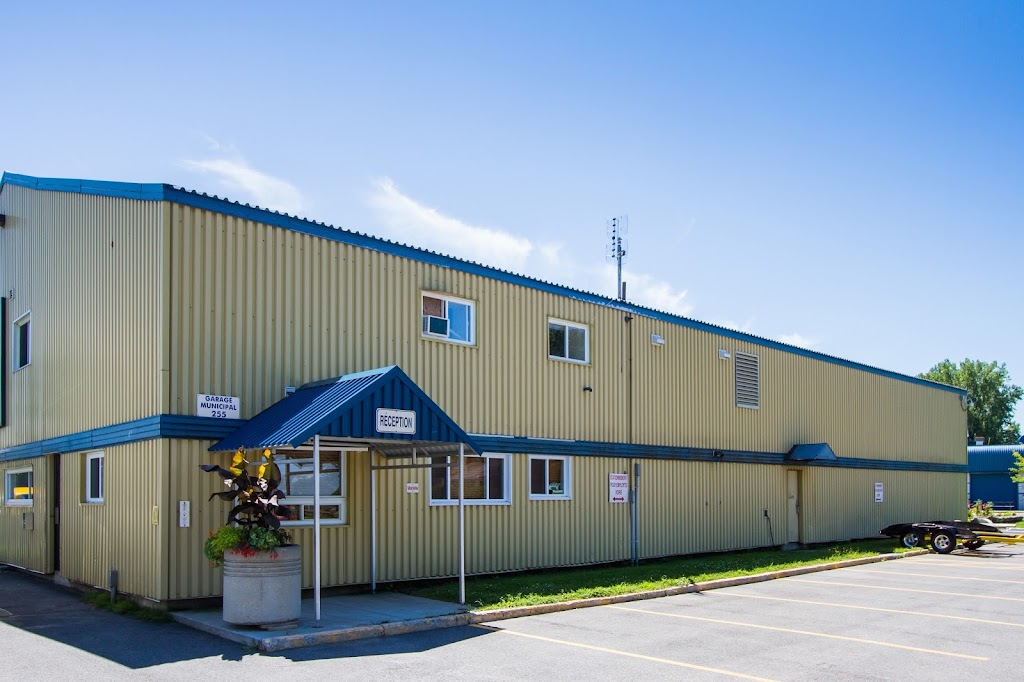 Ville de LÎle-Perrot - Garage municipal | 255 Mnt Sagala, LÎle-Perrot, QC J7V 3C8, Canada | Phone: (514) 453-1751