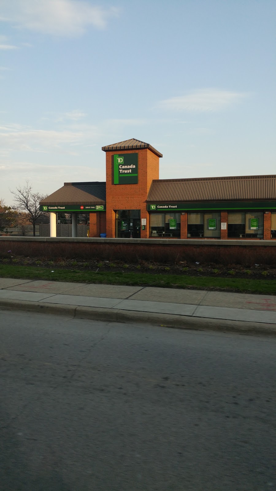 TD Canada Trust Branch and ATM | 689 Evans Ave, Etobicoke, ON M9C 1A2, Canada | Phone: (416) 695-8788