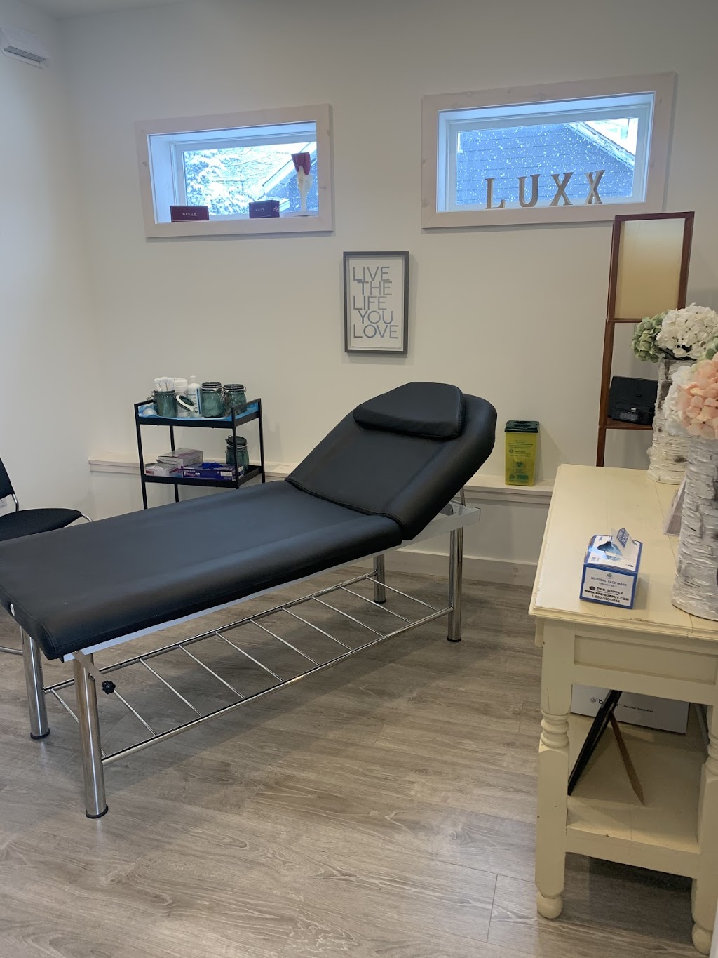 LUXX Aesthetics and Health | 75 Cedar Pointe Dr Unit 811A, Barrie, ON L4N 5R7, Canada | Phone: (705) 791-0600