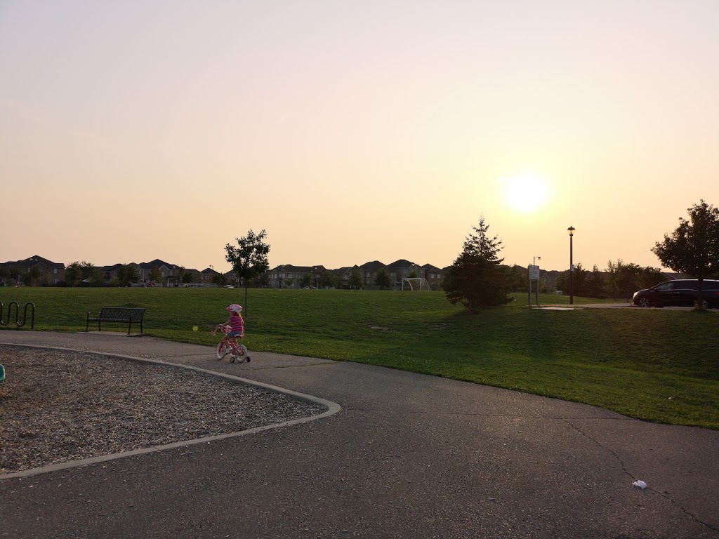 Clarke Neighbourhood Park Sth | 1170 Laurier Ave, Milton, ON L9T 6W8, Canada | Phone: (905) 878-7946