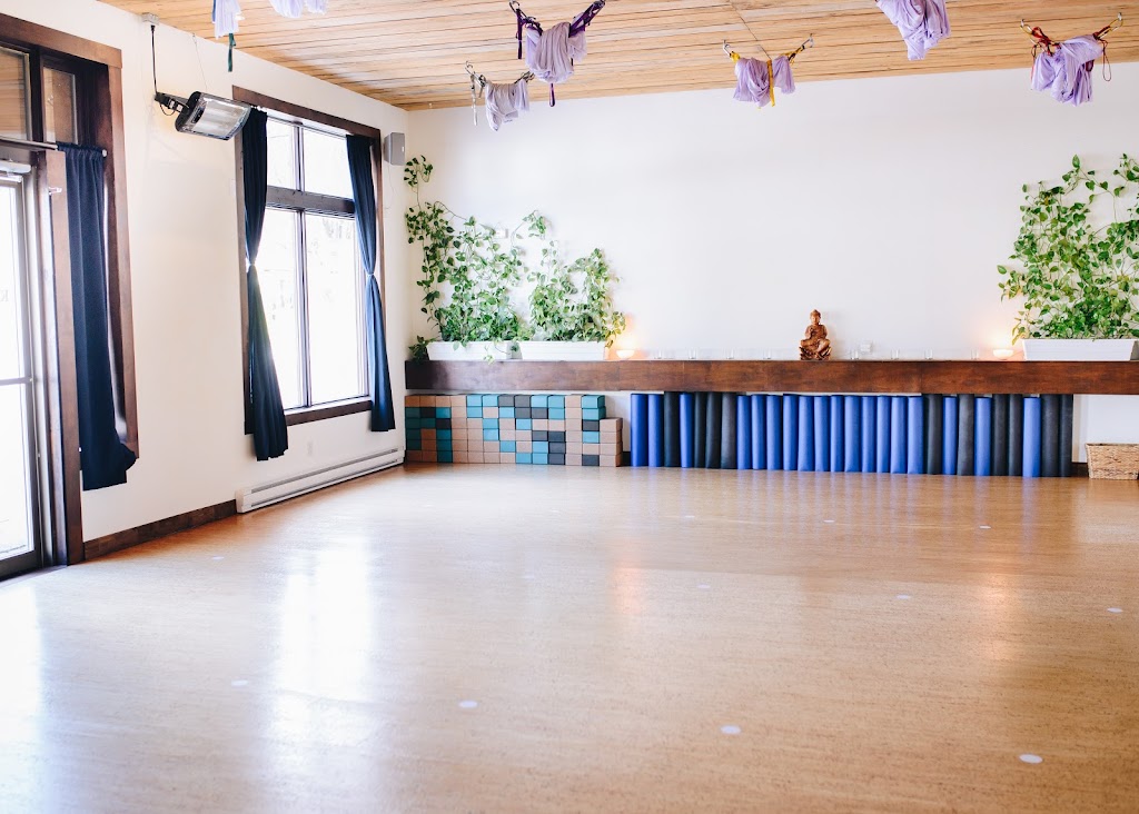 Karma Shala Studio de Yoga - Mont Tremblant | 651 Rue Labelle, Mont-Tremblant, QC J8E 3H2, Canada | Phone: (819) 635-4611