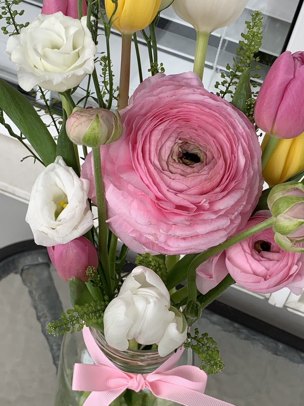 Raes of Love Florals | 587 Shaftsbury St, Oshawa, ON L1K 2V8, Canada | Phone: (905) 767-0493