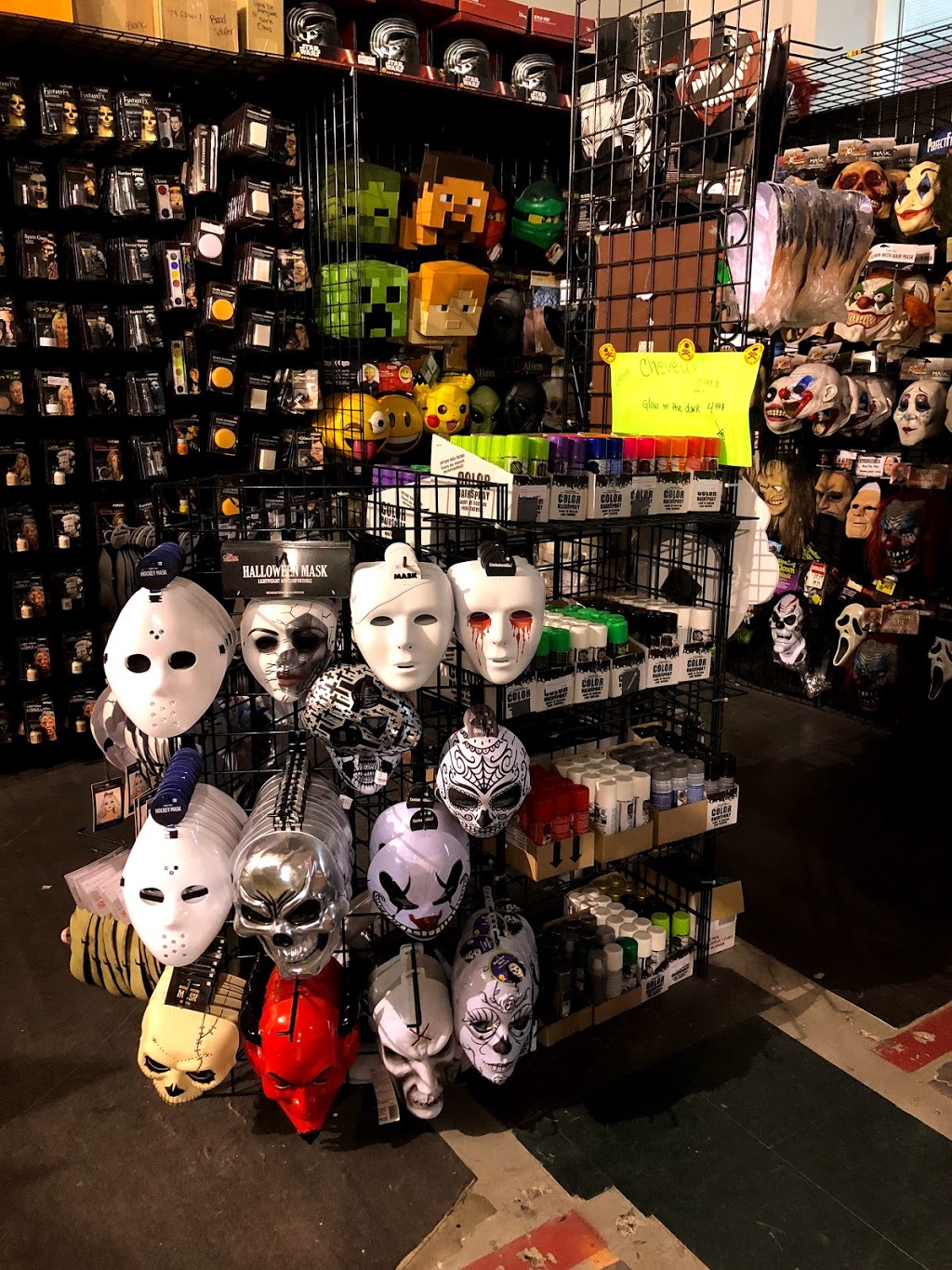 Halloween Expert | 10 Rue Papineau, Joliette, QC J6E 2K4, Canada | Phone: (450) 394-1175