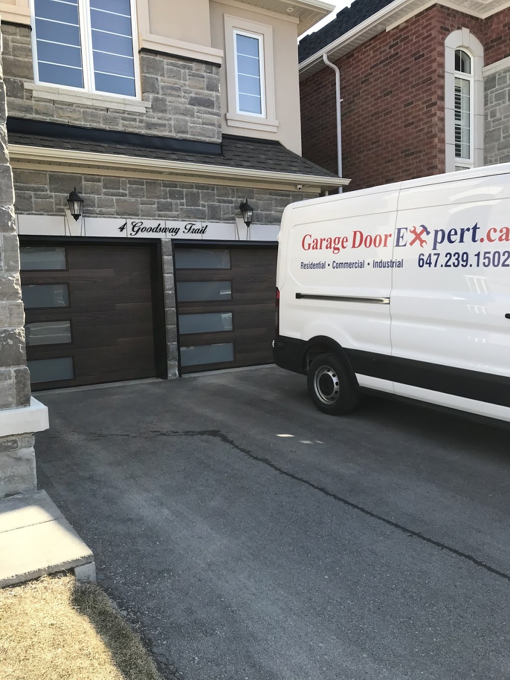 Garage Door Expert | 190 Britannia Rd E Unit 8, Mississauga, ON L4Z 1W6, Canada | Phone: (647) 239-1502