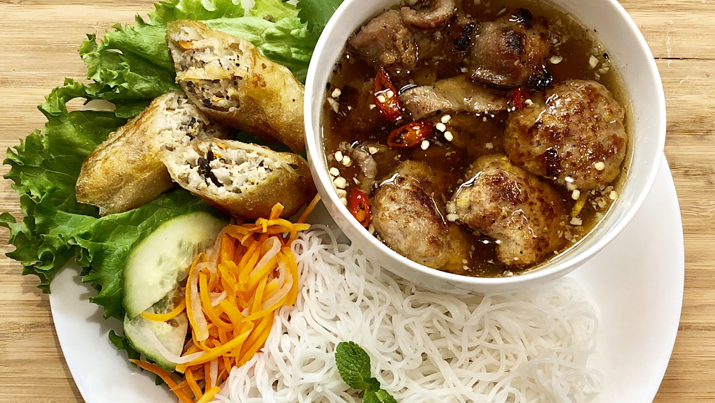 Pho Viet | 1550 S Gateway Rd, Mississauga, ON L4W 5G6, Canada | Phone: (905) 206-8988