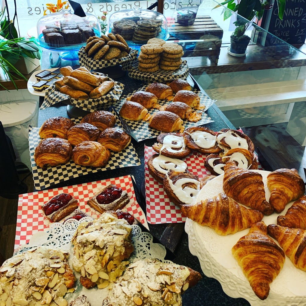 Karens Dreamy Bakeshop | 4021 Macdonald St, Vancouver, BC V6L 2N8, Canada | Phone: (604) 714-1212