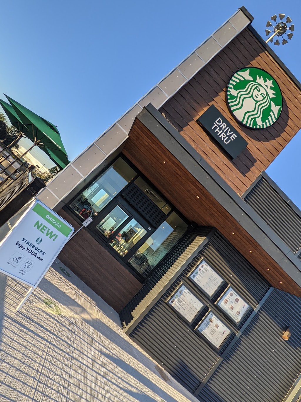 Starbucks | 201 Fairview Rd, Barrie, ON L4N 9B1, Canada | Phone: (705) 712-3712