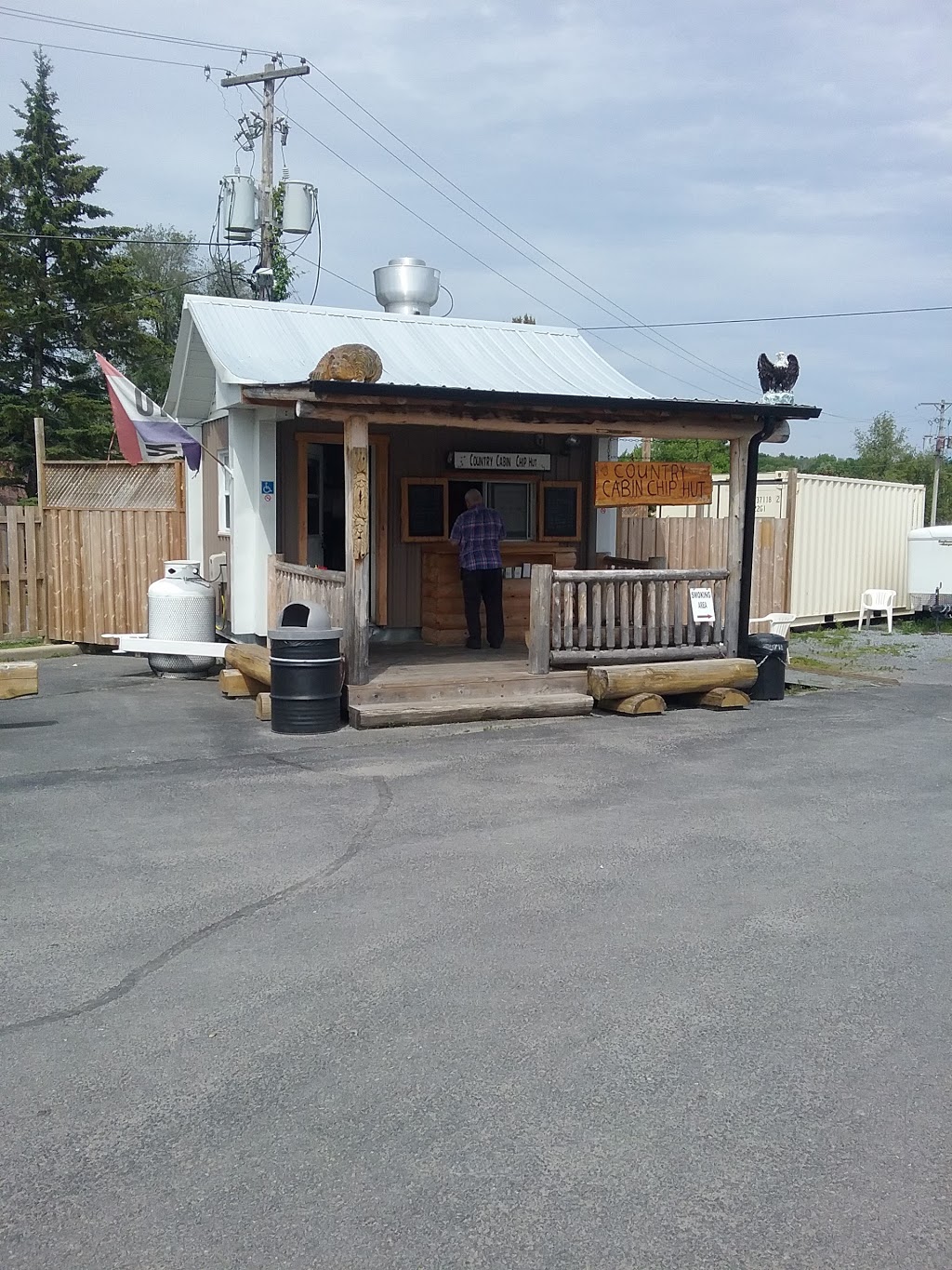 Country Cabin Chip Hut | 666 Collins Bay Rd, Kingston, ON K7M 7E9, Canada