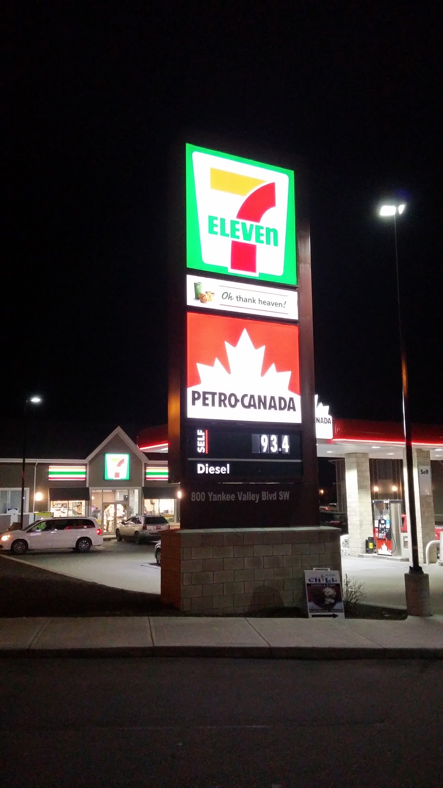 7-Eleven | 800 Yankee Valley Blvd Unit 213, Airdrie, AB T4B 2Y2, Canada | Phone: (587) 775-9147