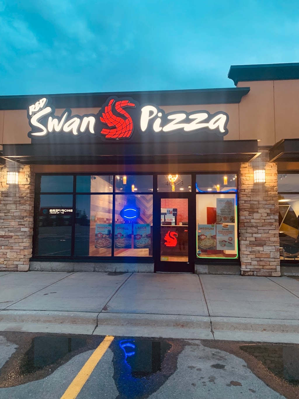 Red Swan Pizza Lethbridge West | 405 Highlands Blvd W Unit 3, Lethbridge, AB T1J 5E8, Canada | Phone: (587) 425-4411