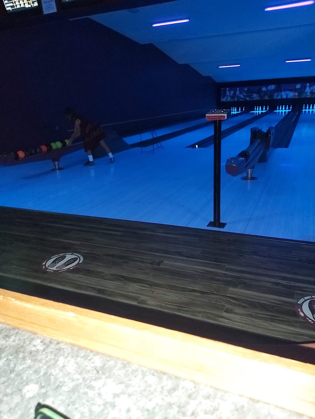 Innisfail Bowling Lanes | 5039 50 St, Innisfail, AB T4G 1S1, Canada | Phone: (403) 227-5342