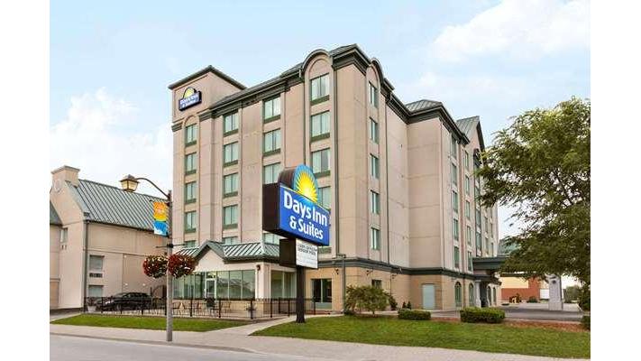 Days Inn by Wyndham Niagara Falls Centre St. By the Falls | 5068 Centre St, Niagara Falls, ON L2G 3N9, Canada | Phone: (905) 357-2550