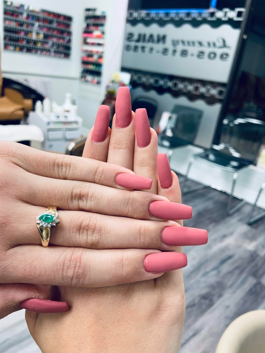 Luxury Nails | 1289 Marlborough Ct, Oakville, ON L6H 2N7, Canada | Phone: (905) 815-1750