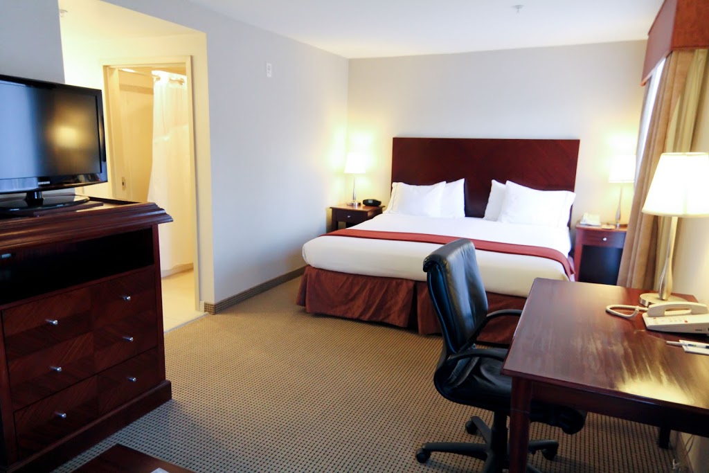 Holiday Inn Express & Suites Surrey | 15808 104 Ave, Surrey, BC V4N 5L2, Canada | Phone: (604) 930-8510