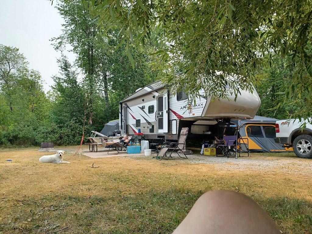 Bird Lake Campground | Unnamed Road, Bernic Lake, MB R0E 1N0, Canada | Phone: (800) 214-6497