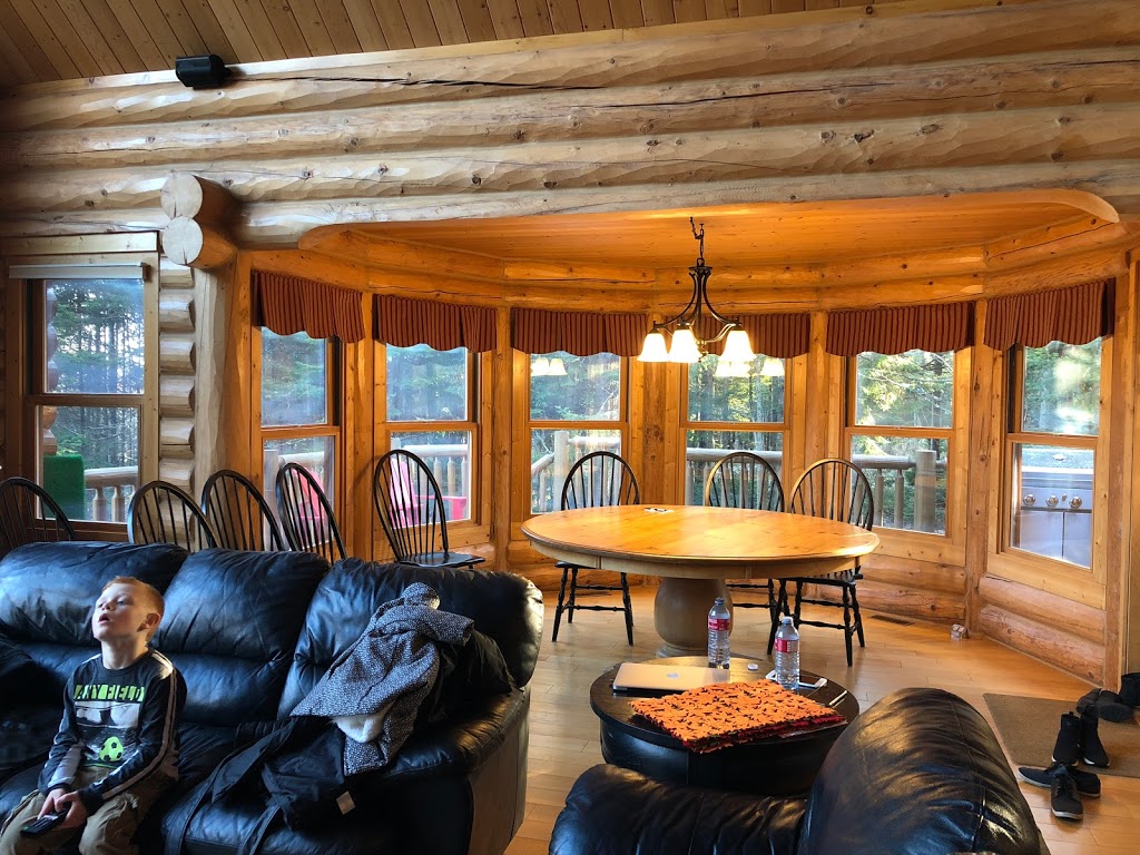 Canadian Dream Chalet | 7 Chemin du Cardinal, Mille-Isles, QC J0R 1A0, Canada | Phone: (514) 991-7733