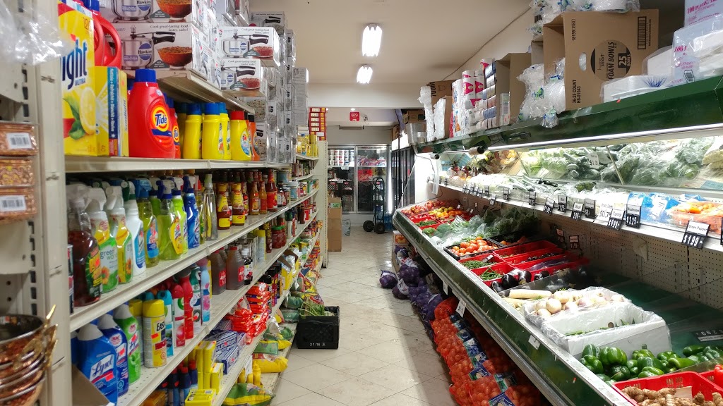 Moonlight Grocers | 7180 Airport Rd, Mississauga, ON L4T 2H2, Canada | Phone: (905) 678-2525