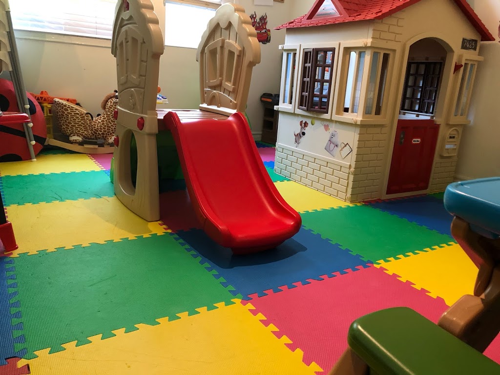 Little Steps Daycare | 87 Autumn Way, Aurora, ON L4G 4P5, Canada | Phone: (416) 779-4169