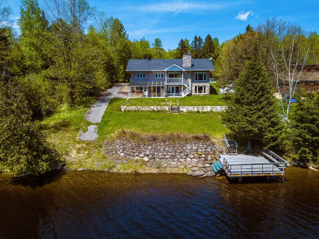 Chalet sur Lac Pontbriand | 6136 Avenue de lHorizon, Rawdon, QC J0K 1S0, Canada | Phone: (514) 839-3102