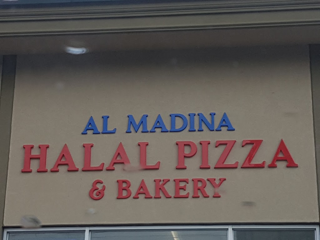 Al Madina Halal Pizza & Bakery | 2683 Lawrence Ave E, Scarborough, ON M1P 2S2, Canada | Phone: (416) 285-5553