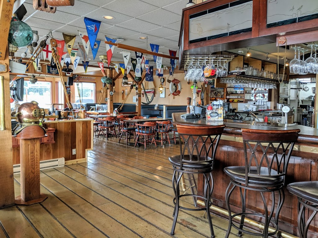 Dinghy Dock Pub | 8 Pirates Ln, Nanaimo, BC V9R 6R1, Canada | Phone: (250) 753-2373