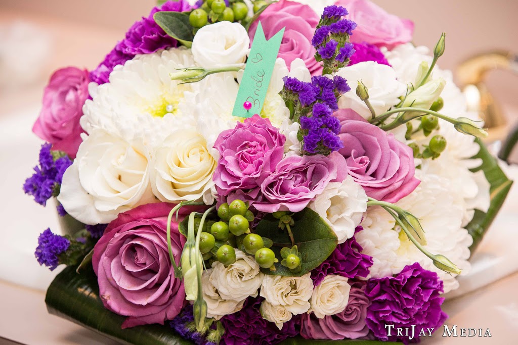 Galaxy Florist Brampton | 162 Davenfield Cir, Brampton, ON L6P 4M1, Canada | Phone: (416) 543-5043