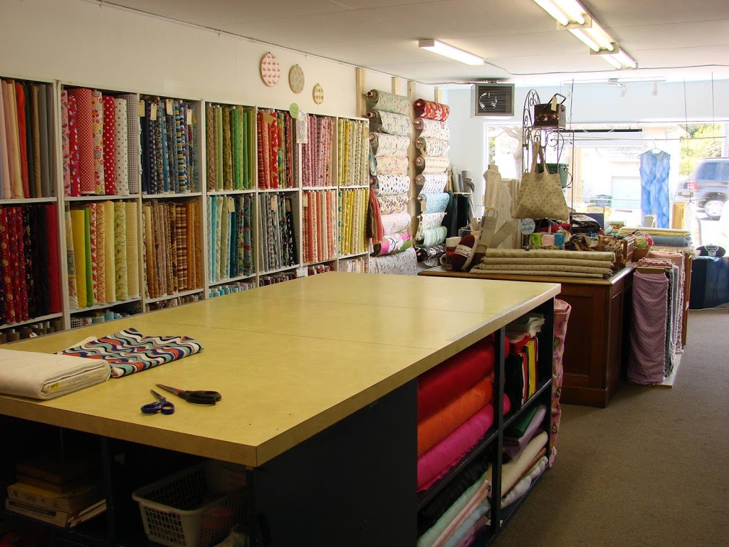 ButtonsnBows | 2867 Foul Bay Rd, Victoria, BC V8R 5C5, Canada | Phone: (250) 592-7924