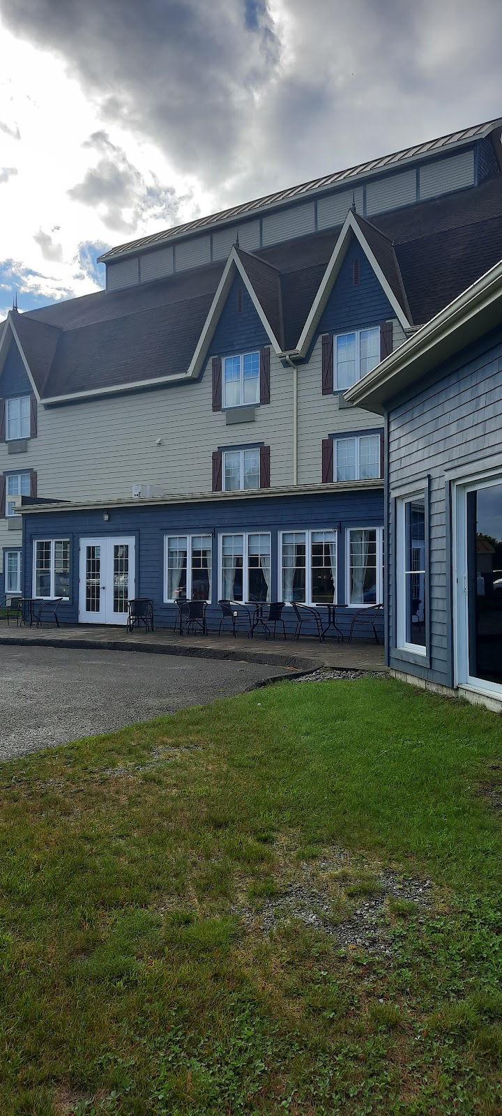 Quality Inn Rivière-du-Loup | 61 Bd Cartier, Rivière-du-Loup, QC G5R 5Z3, Canada | Phone: (418) 867-8221