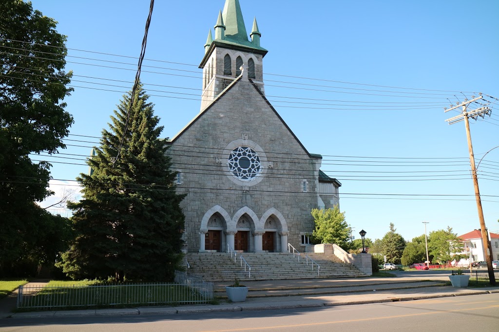 Église Très-Saint-Sacrement | 800 Rue Provost, Lachine, QC H8S 1M7, Canada | Phone: (514) 637-9994