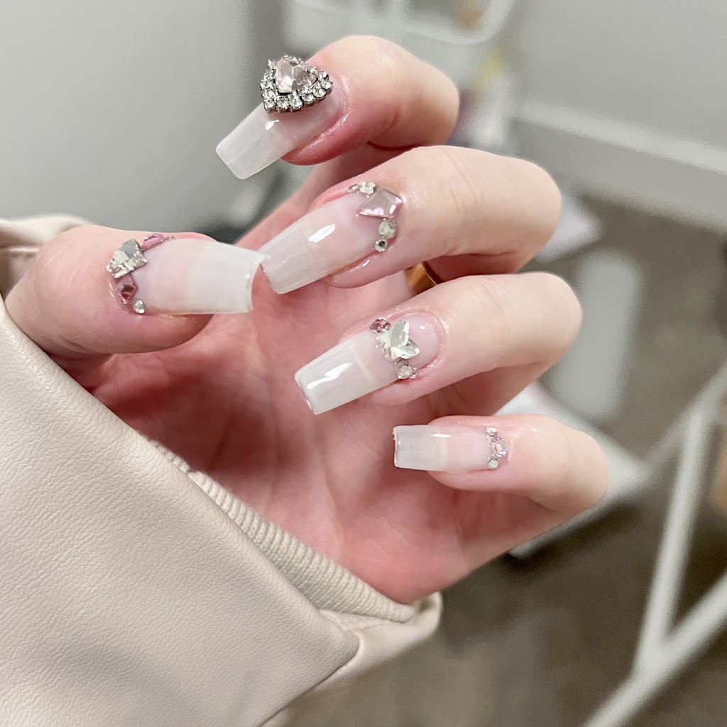 Mangoo Nail Studio | 350 Latoria Blvd, Victoria, BC V9C 0M9, Canada | Phone: (236) 234-8624