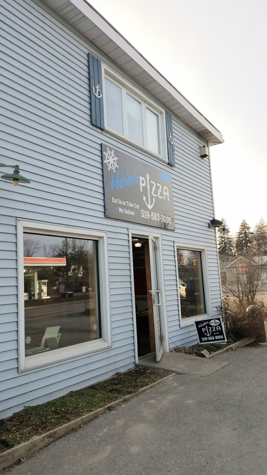 Harbor Pizza Inc | 1 Main St, Port Dover, ON N0A 1N0, Canada | Phone: (519) 583-3000