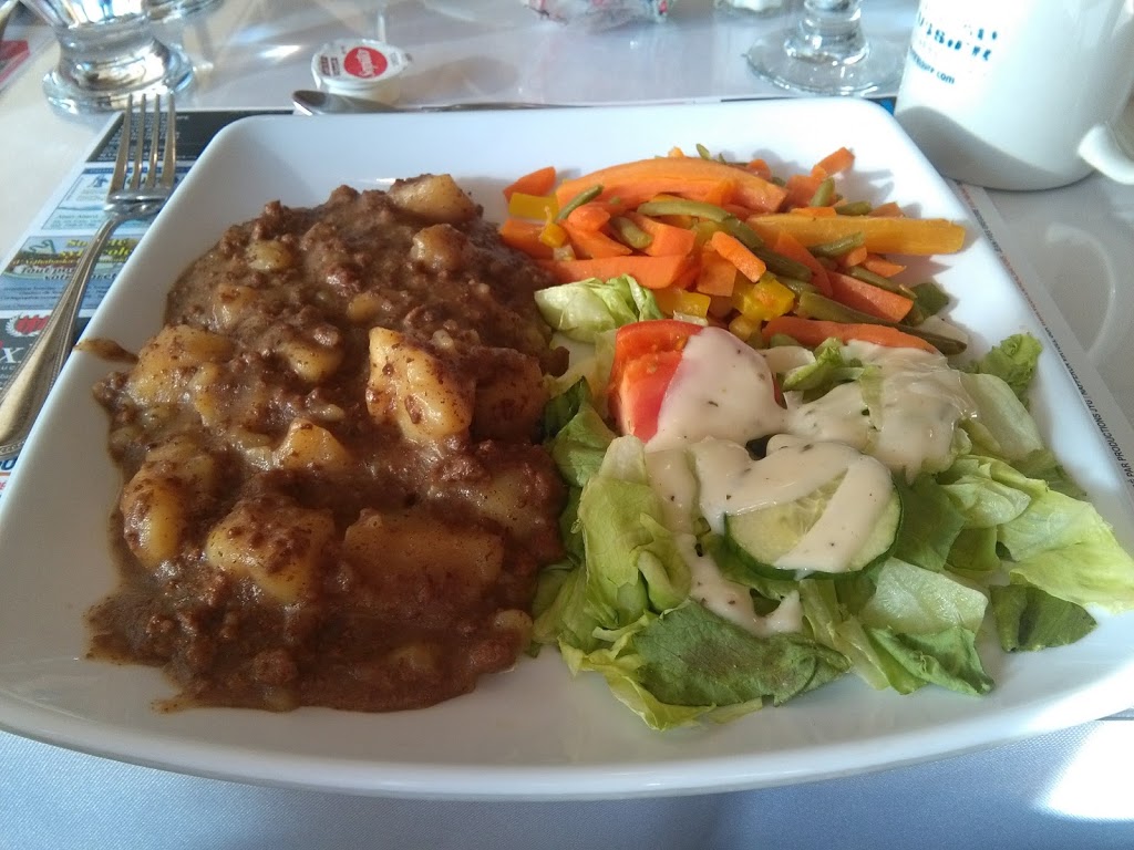 Le Gourmet | 902 Boulevard des Bois Francs S, Victoriaville, QC G6P 5V8, Canada | Phone: (819) 357-9715