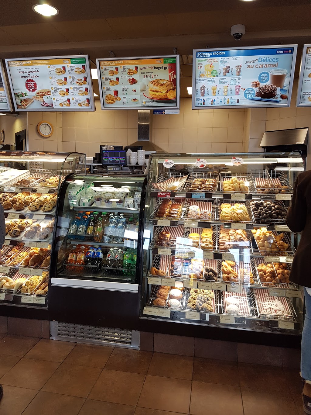 Tim Hortons | 6495 Rue Saint-Jacques, Montréal, QC H4B 1V1, Canada | Phone: (514) 369-7965