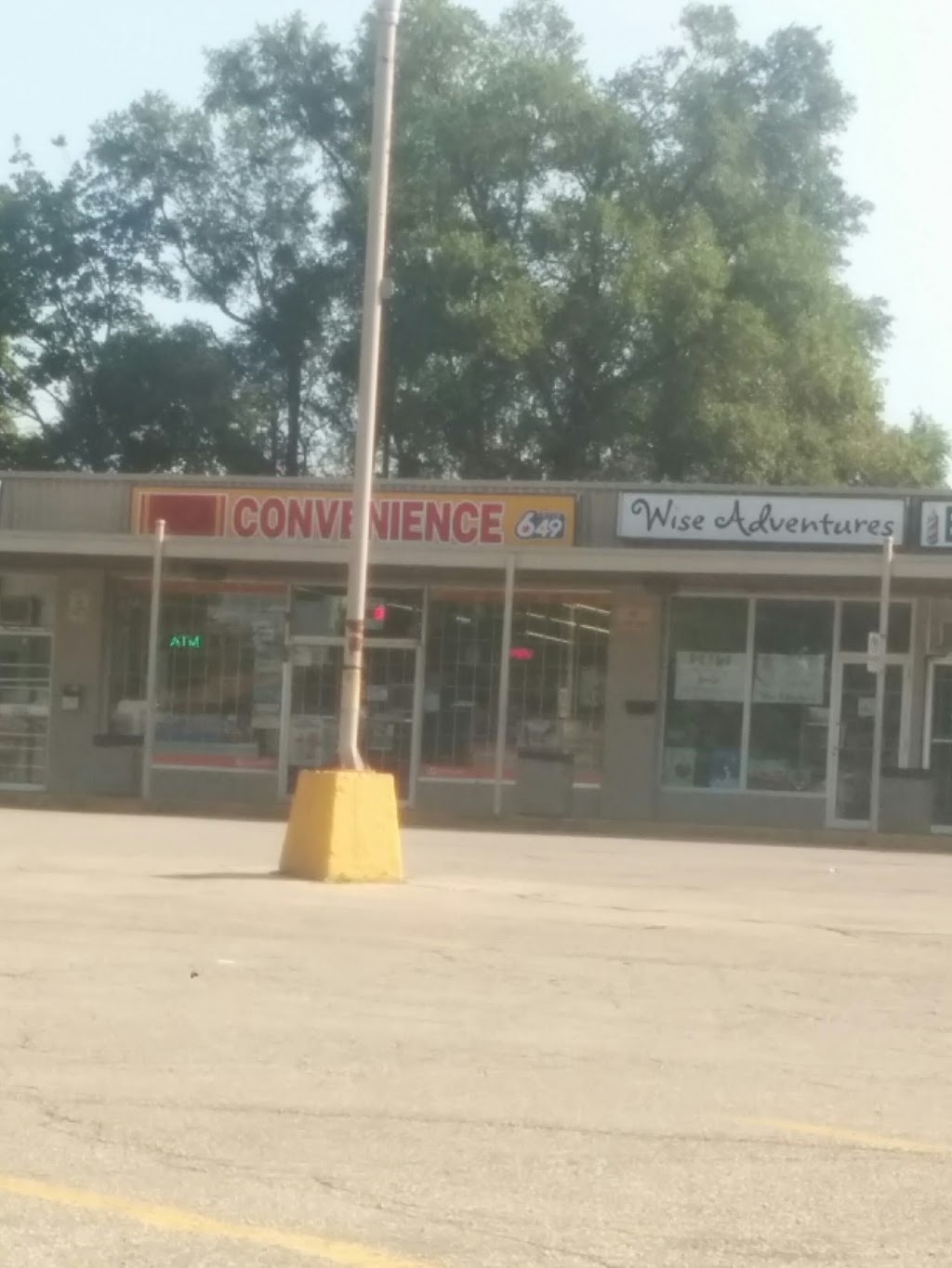 Convenience Store | 3353 The Credit Woodlands, Mississauga, ON L5C 2K1, Canada
