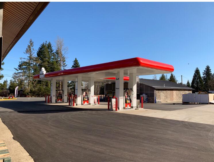 Coombs Corner Convenience | 2484 Alberni Hwy, Coombs, BC V0R 1M0, Canada | Phone: (250) 586-6111