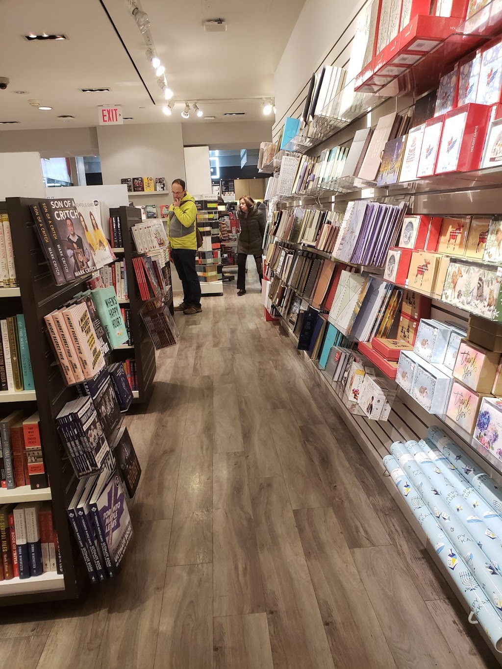 Indigo Books & Music | 600 University Ave, Toronto, ON M5G 1X5, Canada | Phone: (416) 979-9428