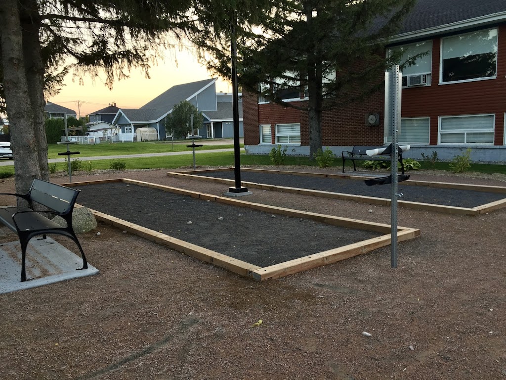 Terrains de pétanque de Saint-Bruno | 563 Av. Saint-Alphonse, Saint-Bruno, QC G0W 2L0, Canada | Phone: (418) 343-2303