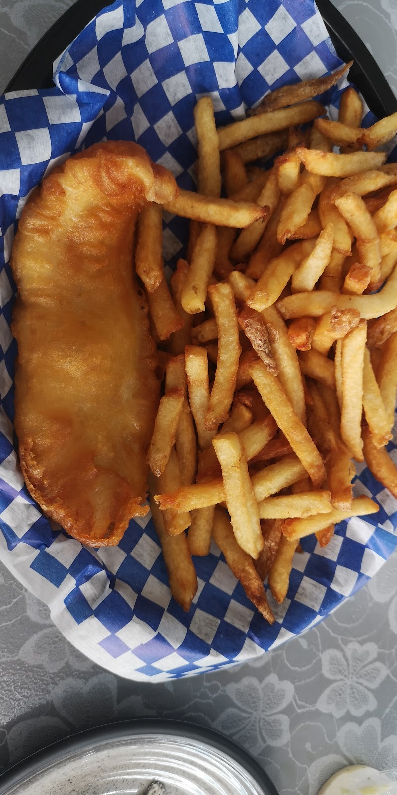 Cottage country fish & chips | 141 Hastings St N, Bancroft, ON K0L 1C0, Canada | Phone: (343) 476-5685