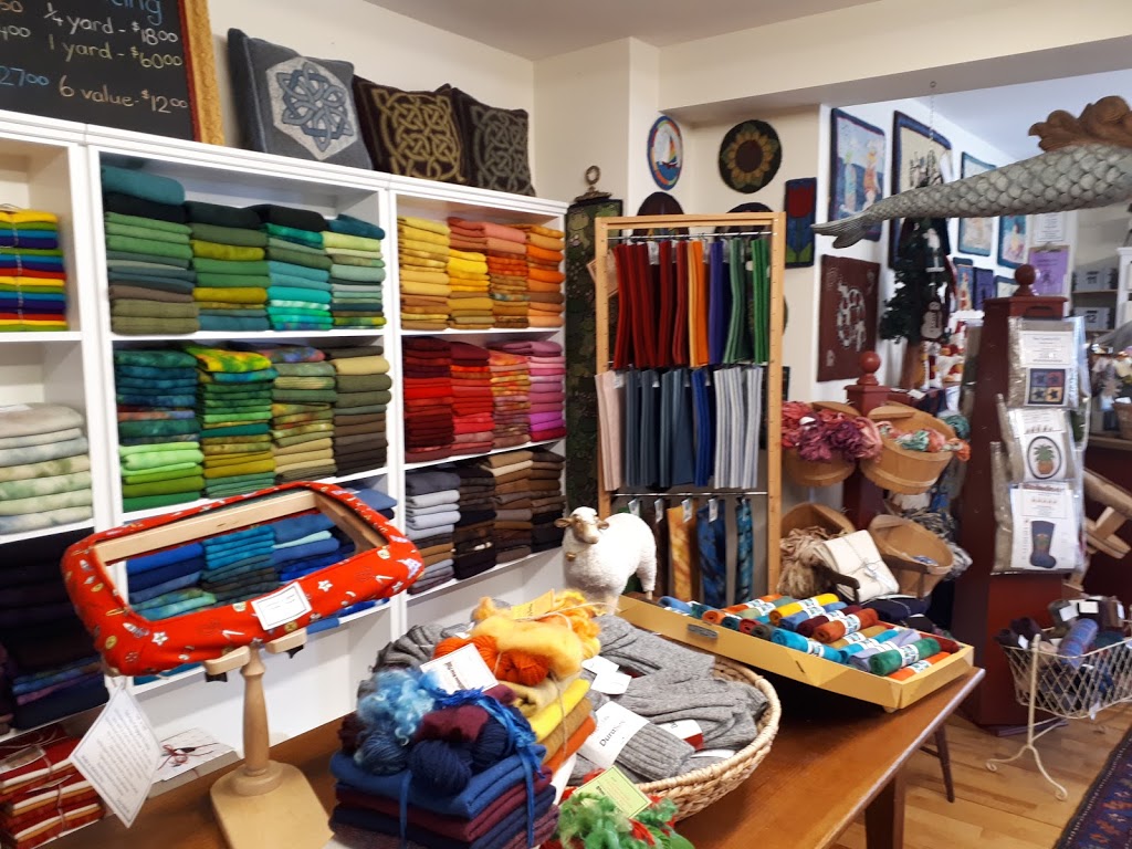 Encompassing Designs Rug Hooking Studio | 498 Main St, Mahone Bay, NS B0J 2E0, Canada | Phone: (902) 624-0370