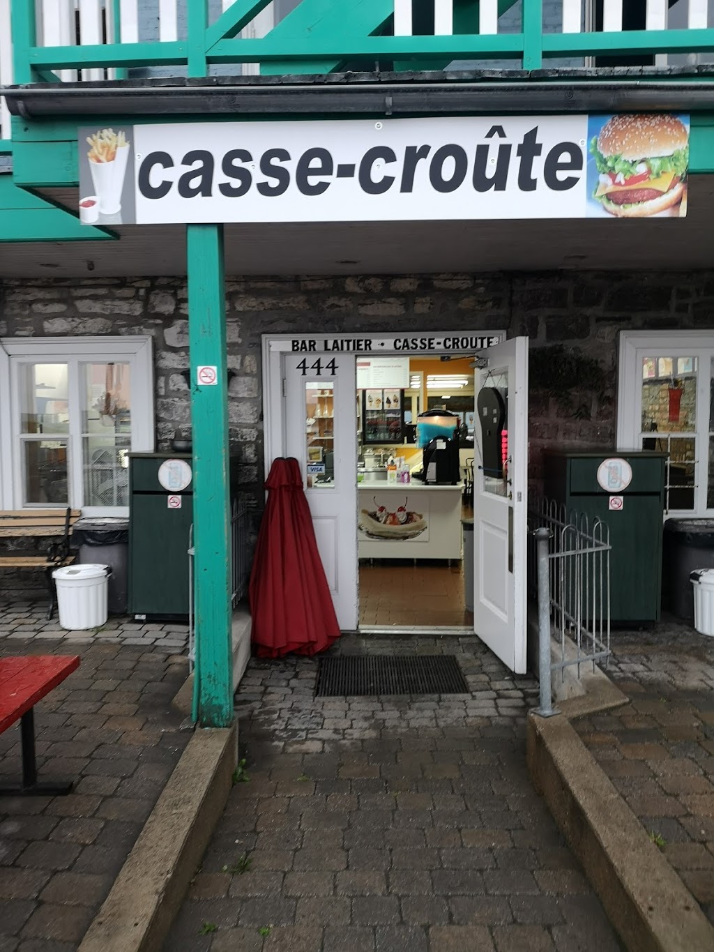 Bar Laitier Casse-Croute | 444 Boulevard Champlain, Québec, QC G1K 8B8, Canada | Phone: (418) 648-1992