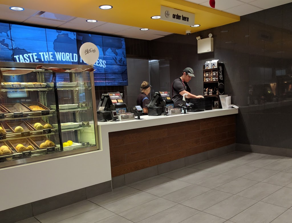 McDonalds | 1804 Main St, Penticton, BC V2A 5H3, Canada | Phone: (250) 493-0826