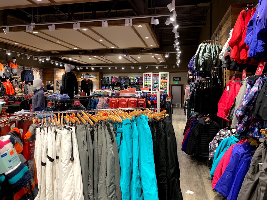 Mountain Warehouse | 5000 Canoe Pass Way Unit 438, Tsawwassen, BC V4M 0B3, Canada | Phone: (604) 948-0270