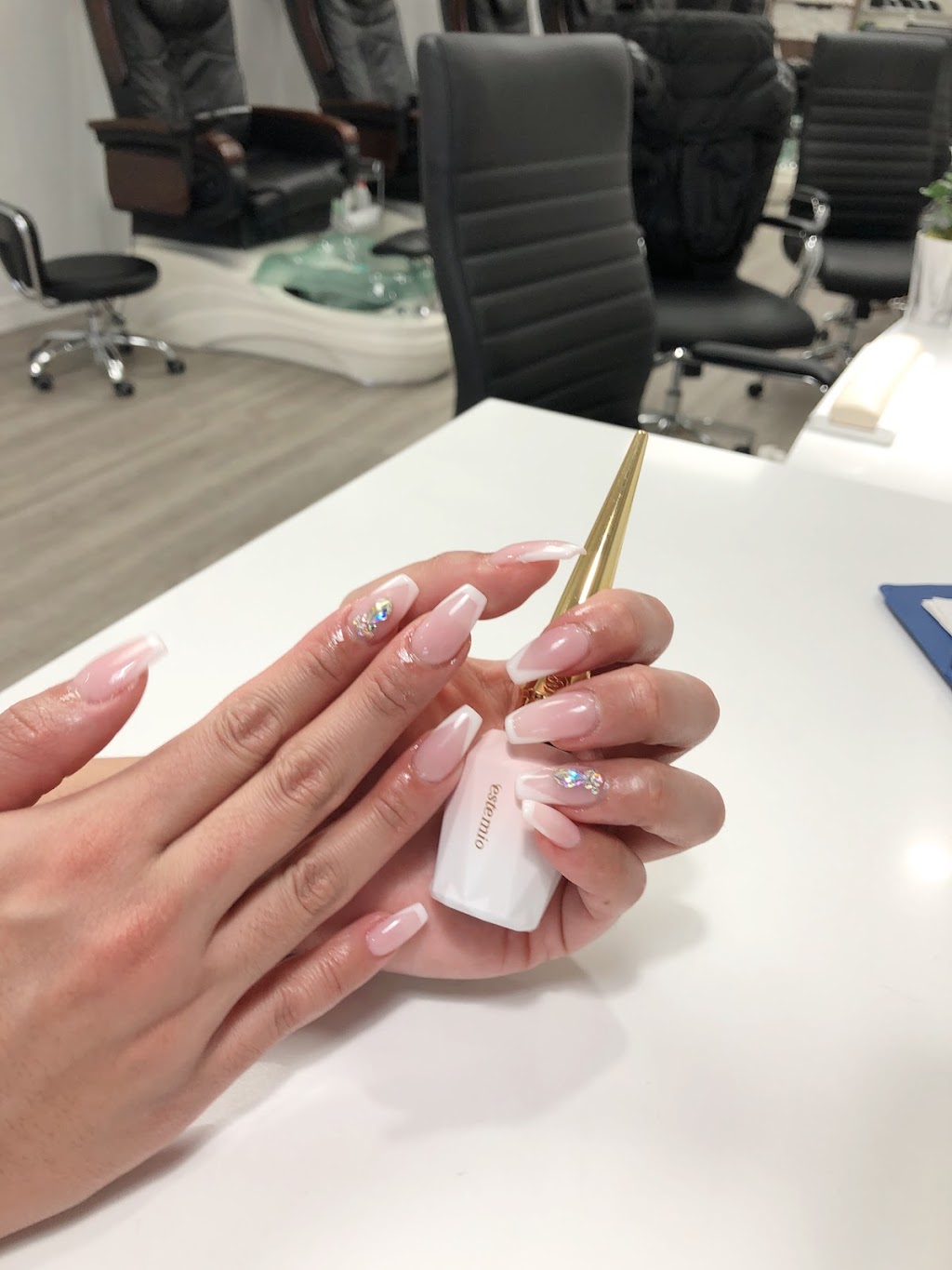 Avenue Nails & Spa | 2046 Avenue Rd, North York, ON M5M 4A6, Canada | Phone: (416) 483-7868