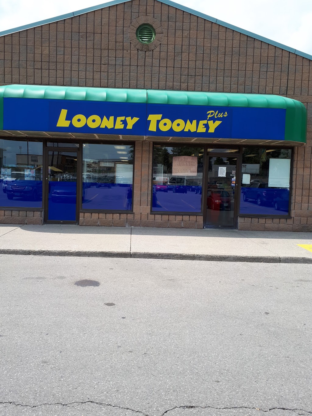 Looney Tooney Plus Brantford | 603 Colborne St, Brantford, ON N3S 3M7, Canada | Phone: (519) 720-0005