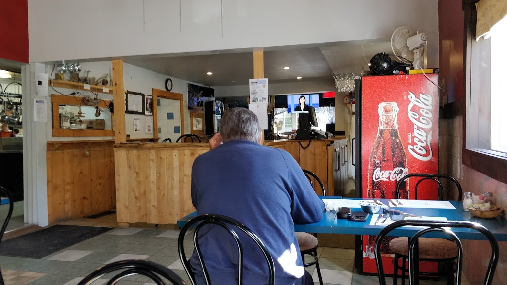 Restaurant De La Rivière Perdue | 3910 Chemin de la Rivière Perdue, Wentworth-Nord, QC J0T 1Y0, Canada | Phone: (450) 226-6333