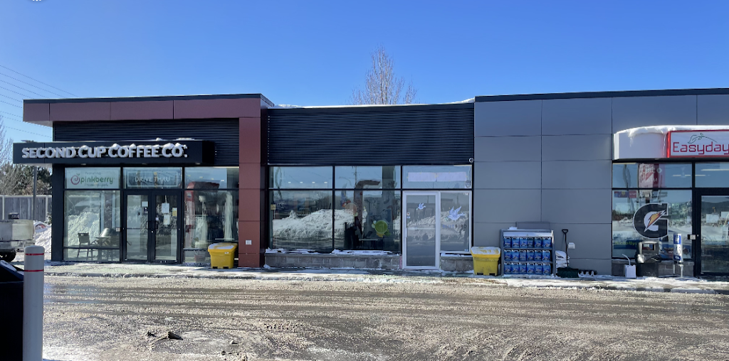 BlueBird Cannabis Co. Hawthorne | 3500 Hawthorne Rd, Ottawa, ON K1G 3W9, Canada | Phone: (613) 260-2021