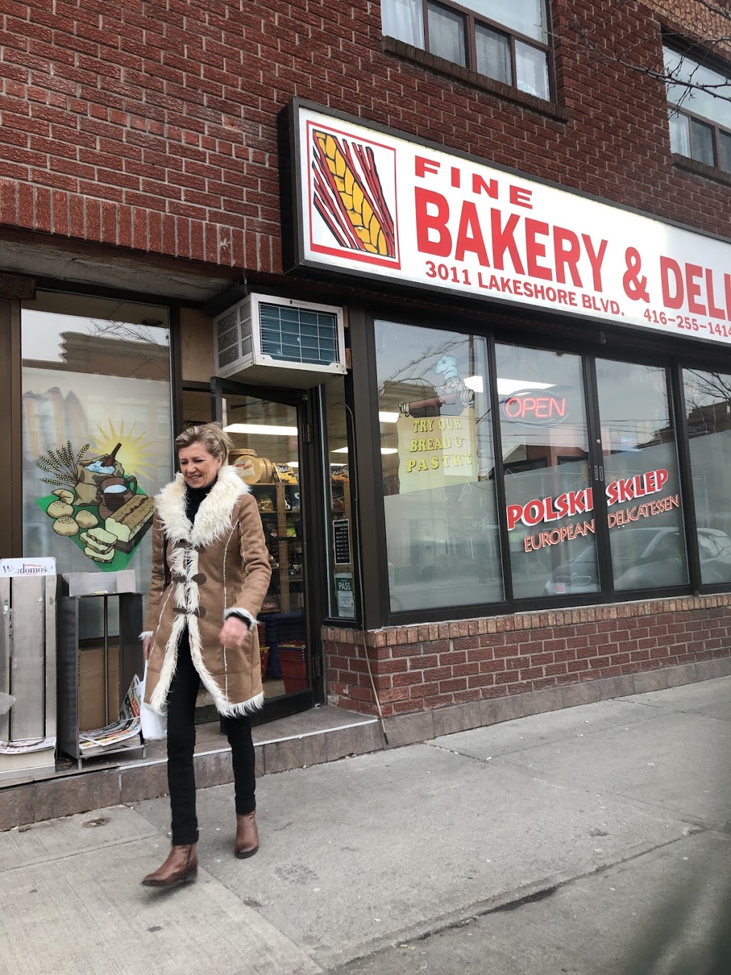 Fine Bakery & Deli | 3011 Lake Shore Blvd W, Etobicoke, ON M8V 1K2, Canada | Phone: (416) 255-1414